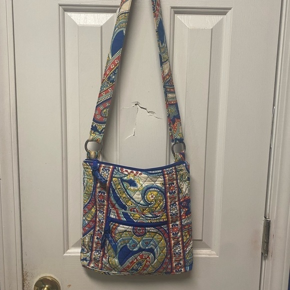 VERA BRADLEY Red White Blue & Yellow 11x11" Shoulder Bag Zipper Pocket - Picture 1 of 7